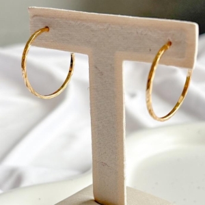 BRINCO P ARGOLA TARRAXA FIO QDD DIAMANTADO B. OURO