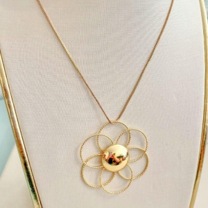 COLAR VENEZ. 45 CM FLOR GRANDE VAZADA B. OURO