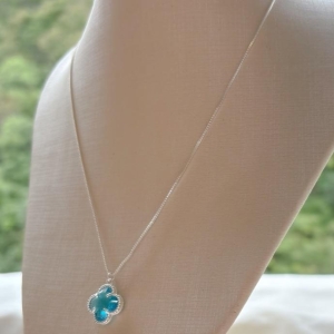 COLAR VENEZIANA TREVO PEDRA TURQUESA B. PRATA
