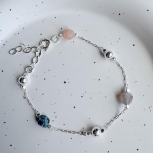 PULSEIRA CORRENTE PEDRAS NATURAIS COLORIDAS B. PRATA