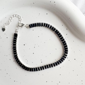 PULSEIRA RIVIERA PEDRAS QUADRADAS PRETAS B. PRATA