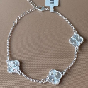 PULSEIRA TREVOS DIAMANTADOS B. PRATA