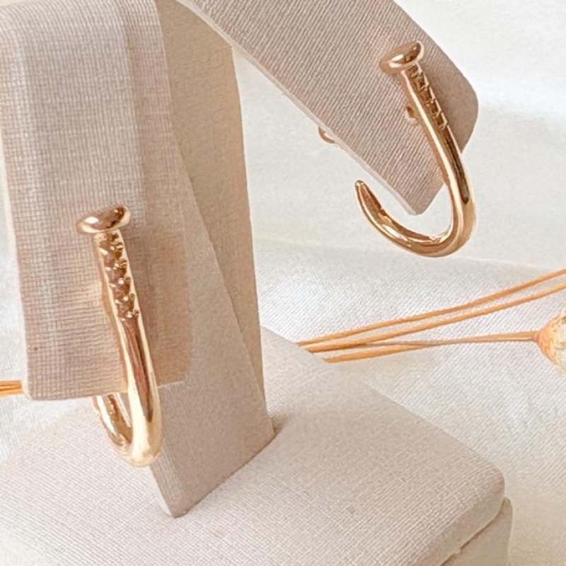 BRINCO EAR HOOK PREGO LISO B. OURO