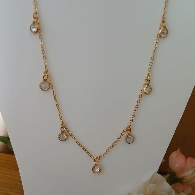 COLAR CHOKER ZIRCONIAS PENDURICALHO B. OURO