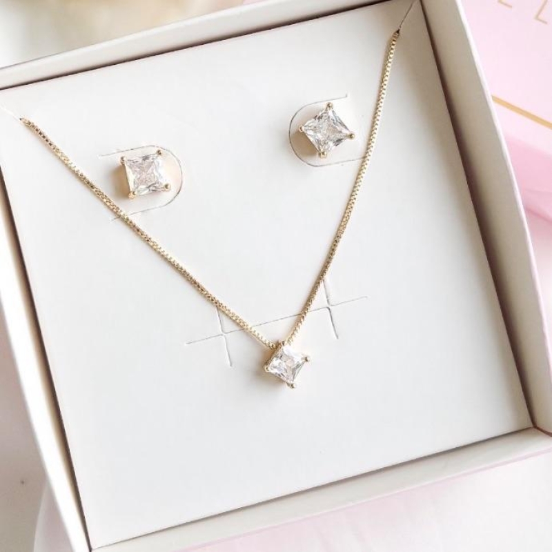 CONJUNTO QUADRADO ZIRCONIA  B. OURO