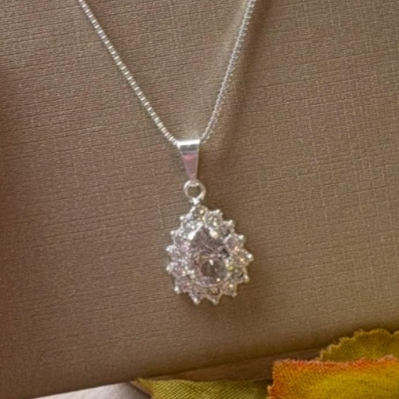 PINGENTE GOTA CRISTAL E BORDAS CRAVEJADAS GL B. PRATA