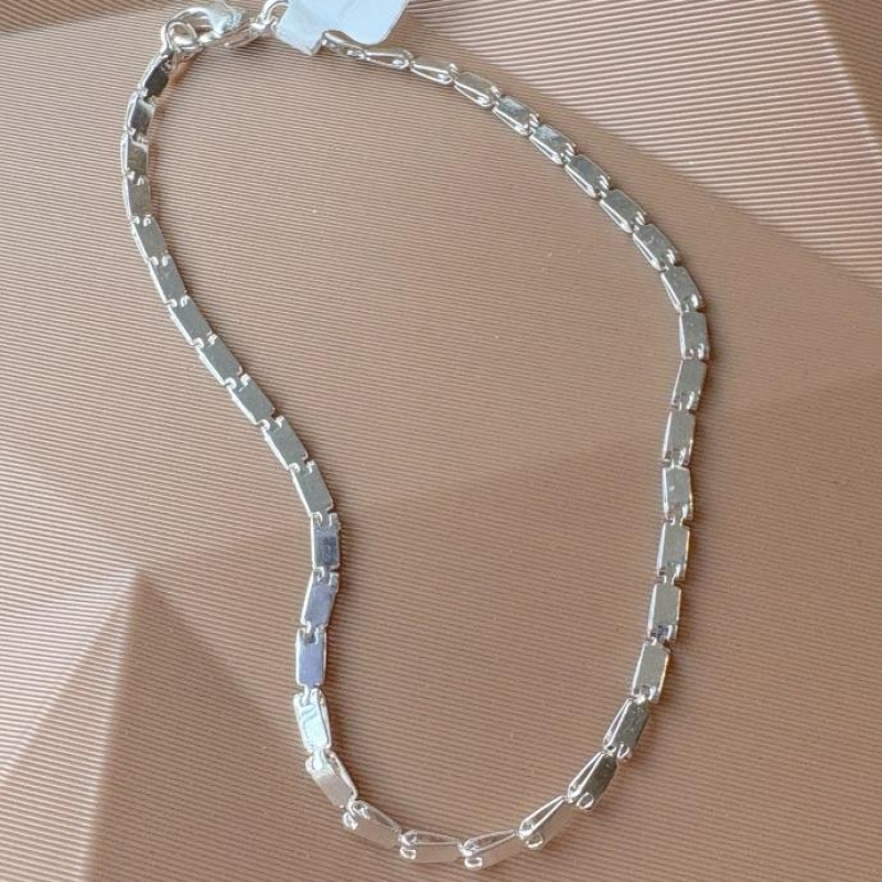 PULSEIRA FINA CHAPAS RETANGULARES B. PRATA