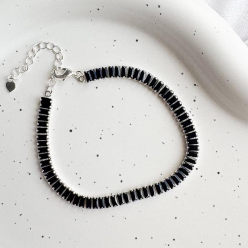 PULSEIRA RIVIERA PEDRAS QUADRADAS PRETAS B. PRATA