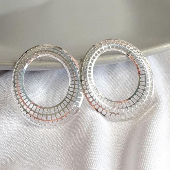 BRINCO VAZADO OVAL ORG TELINHA B. PRATA