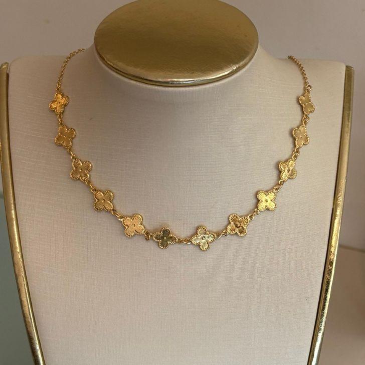 CHOKER TREVOS CONTINUO CHAPAS B. OURO