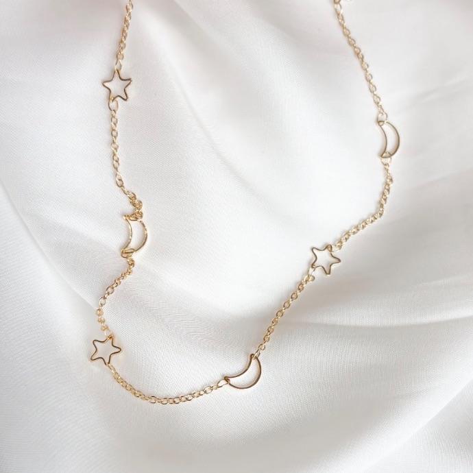 COLAR 80 CM LUAS E ESTRELAS VAZADAS B. OURO
