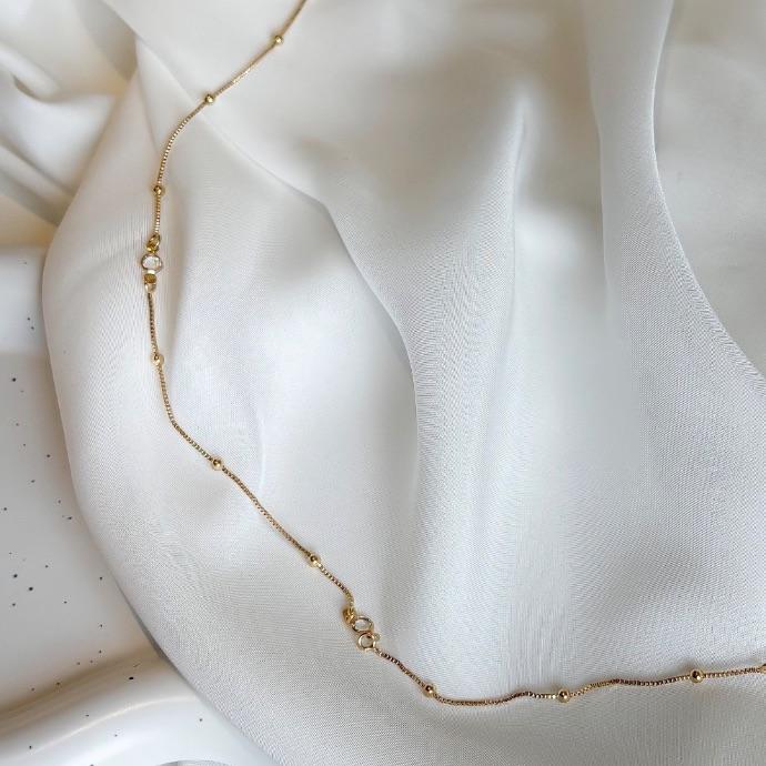 COLAR 80 CM VENEZ COM BOLINHAS E PEDRAS B. OURO