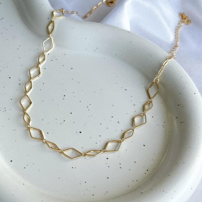 COLAR CHOKER LOSANGOS VAZADOS B. OURO