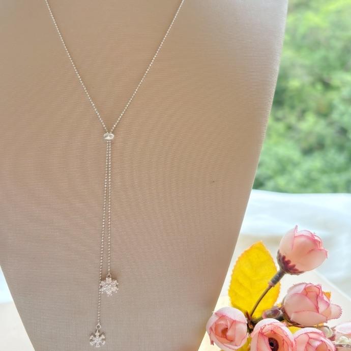 COLAR GRAVATINHA AJUSTÁVEL CORRENTE BOLINHAS E FLORES CRAVEJADAS PRATA 925