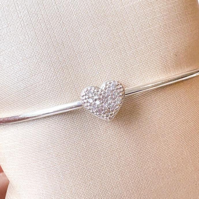 BRACELETE FININHO COM CORAÇÃO CRAVEJADO B. PRATA