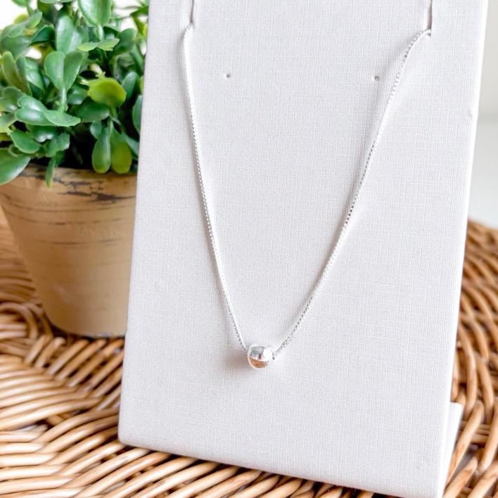 COLAR DELICADO VENEZ. 1 ESFERA B. PRATA