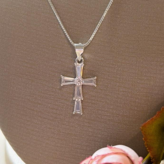 PINGENTE CRUZ ZIRCONIA BAGUETE