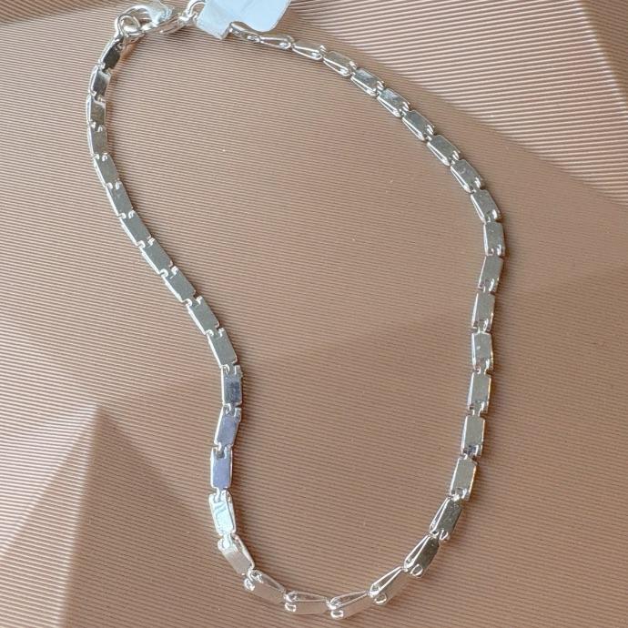 PULSEIRA FINA CHAPAS RETANGULARES B. PRATA