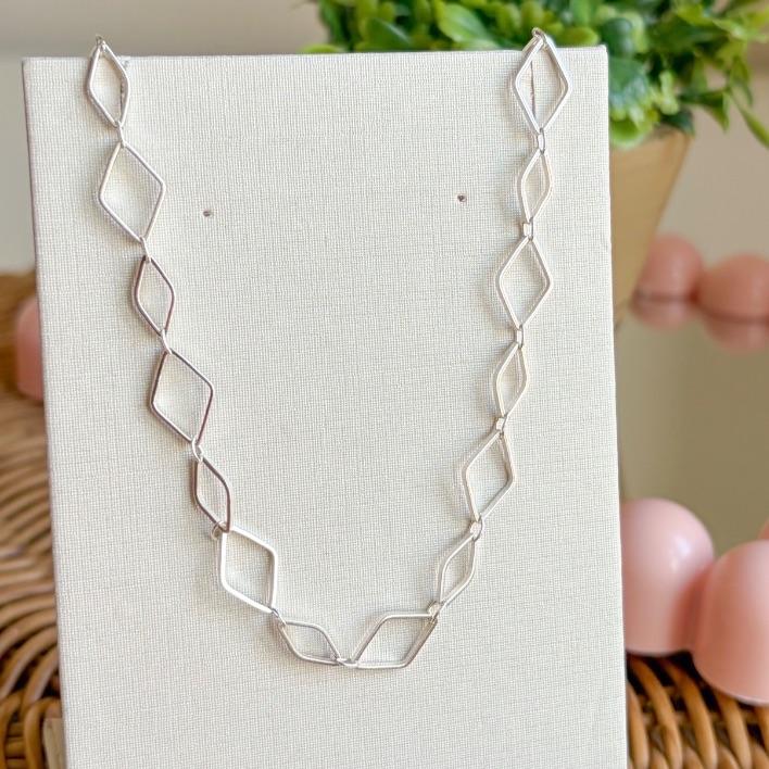 COLAR CHOKER LOSANGOS VAZADOS B. PRATA